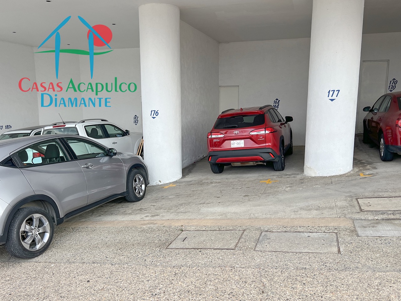 Brisas Diamante T5 168 - Estacionamiento 1